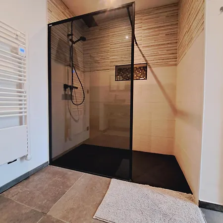 Amikalement Votre - 2 Personnes *